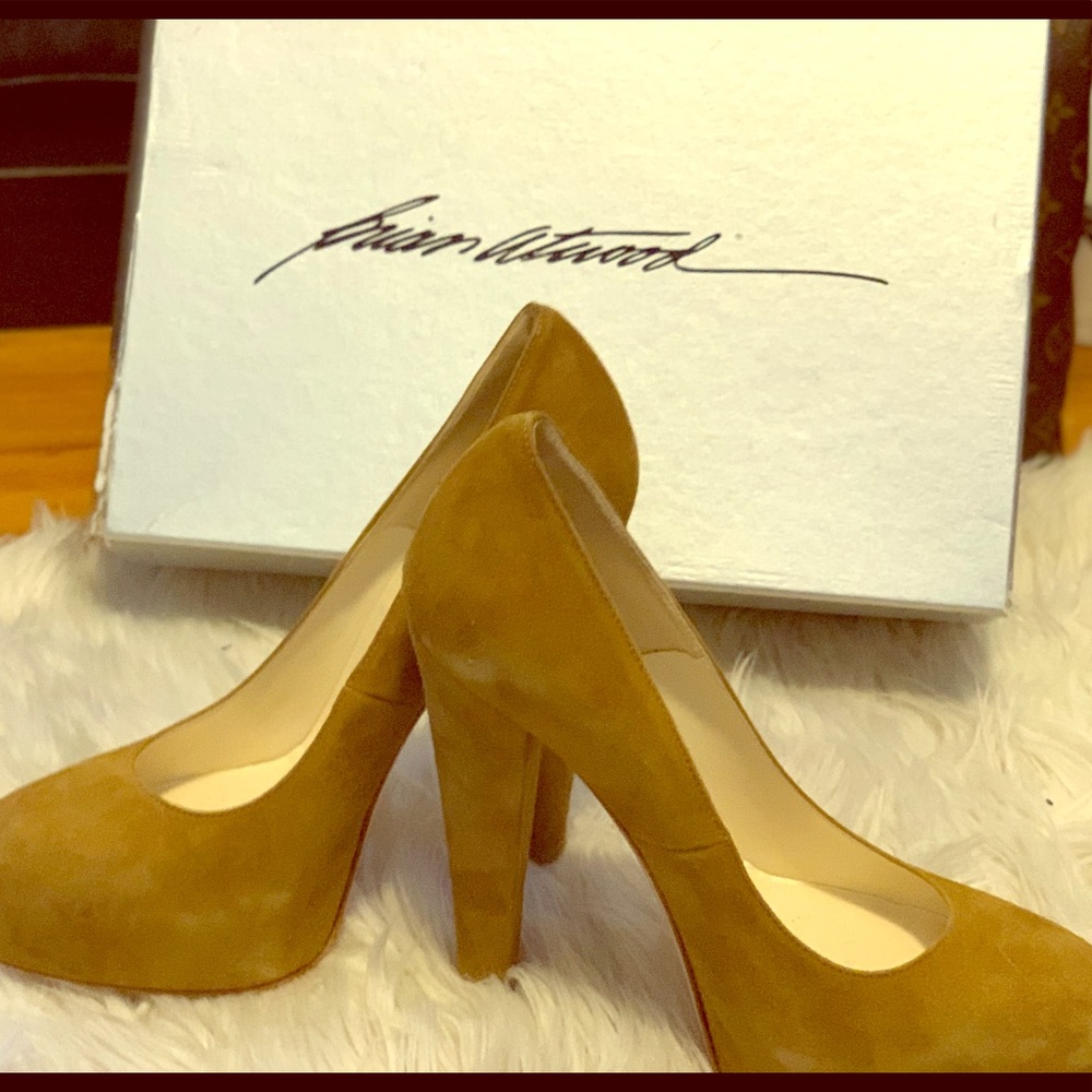 Suede pumps